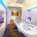 Reza Hotel