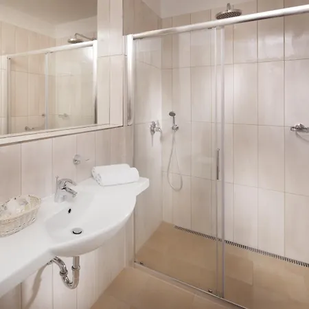 Reza Hotel Frantiskovy Lazne