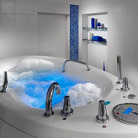 Reza Hotel 4*