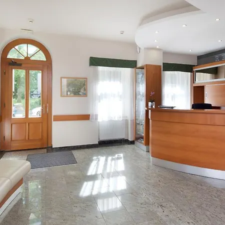 酒店 礼萨酒店 4*